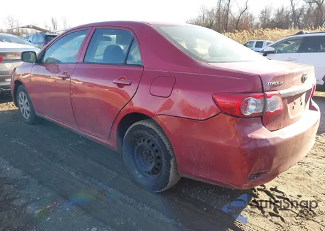 2011 Toyota Corolla z USA, uszkodzony, nr VIN 2T1BU4EE2BC654886